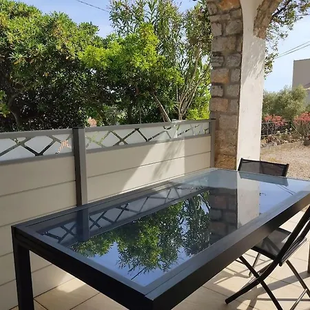 Sur Jardin, Vue *