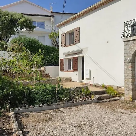 Apartment Sur Jardin, Vue Hyeres